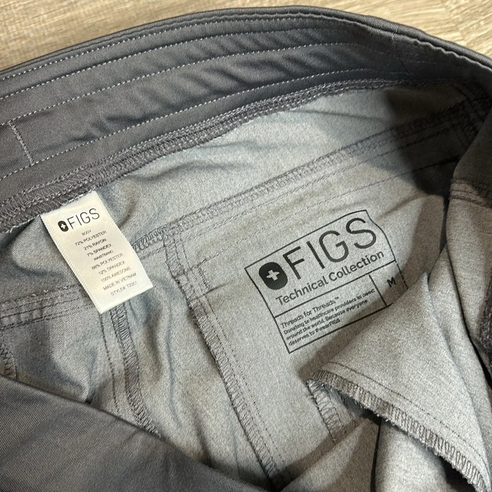 Figs Men’s Axim Cargo Scrub Pants in Graphite Sz M